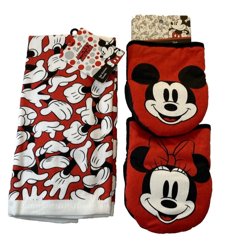 mickey mouse kitchen , 2 Oven Mitts & 2 Dish Towels